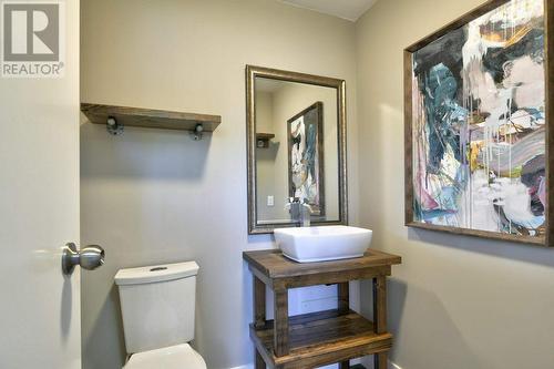 4804 Worcester Drive Sw, Calgary, AB - Indoor Photo Showing Bathroom