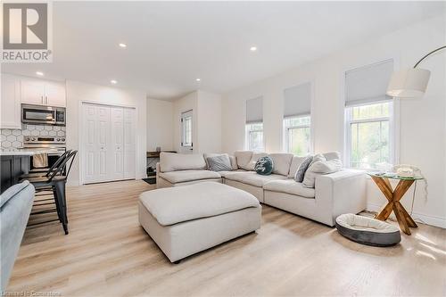 48 Templar Court, Cambridge, ON - Indoor Photo Showing Living Room