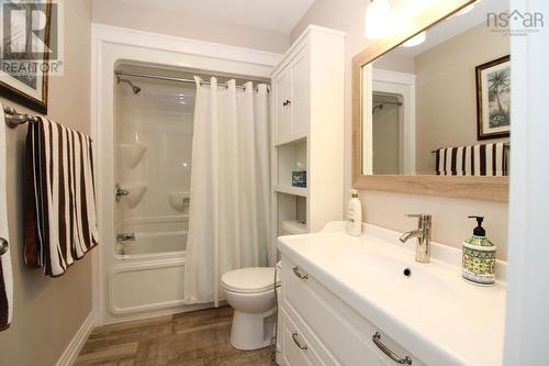 27 Spruce Drive, Salmon River, NS - Indoor Photo Showing Bathroom