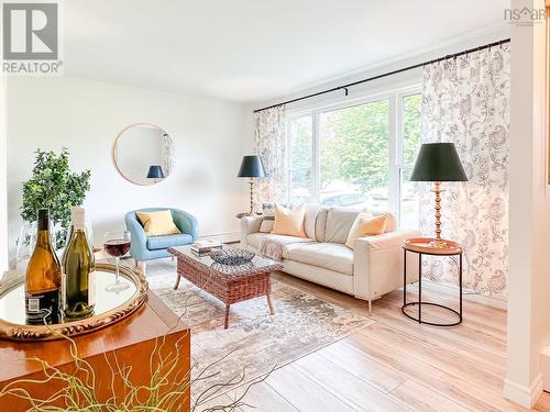 6068 12 Highway, North Alton, NS - Indoor Photo Showing Living Room