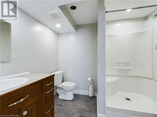 640 Barnes Avenue, Saugeen Shores, ON - Indoor Photo Showing Bathroom