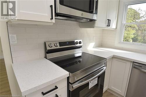 26 Highcliffe Avenue, Hamilton, ON - Indoor Photo Showing Kitchen With Stainless Steel Kitchen