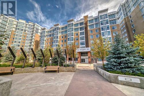 906, 32 Varsity Estates Circle Nw, Calgary, AB - Outdoor With Facade