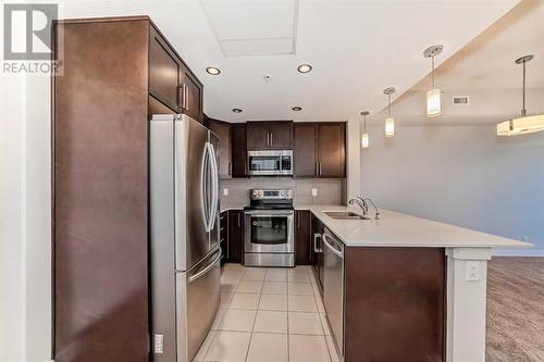 906, 32 Varsity Estates Circle Nw, Calgary, AB - Indoor Photo Showing Kitchen With Stainless Steel Kitchen With Upgraded Kitchen