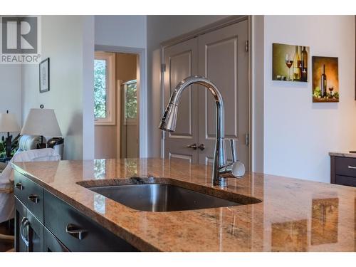 1542 Golf Ridge Drive, Kamloops, BC - Indoor Photo Showing Kitchen