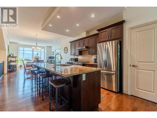 1542 Golf Ridge Drive, Kamloops, BC - Indoor Photo Showing Kitchen With Stainless Steel Kitchen With Upgraded Kitchen