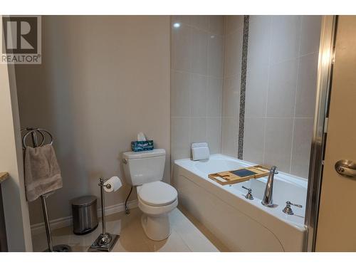 1542 Golf Ridge Drive, Kamloops, BC - Indoor Photo Showing Bathroom