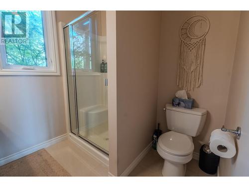 1542 Golf Ridge Drive, Kamloops, BC - Indoor Photo Showing Bathroom