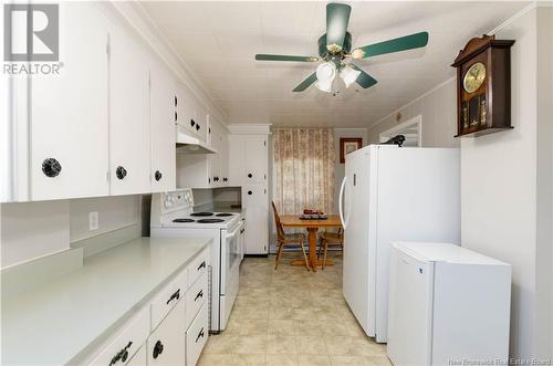 1093 Route 133, Grand-Barachois, NB - Indoor Photo Showing Kitchen