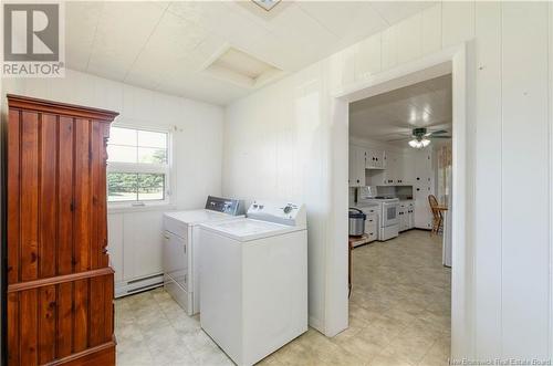 1093 Route 133, Grand-Barachois, NB - Indoor Photo Showing Laundry Room