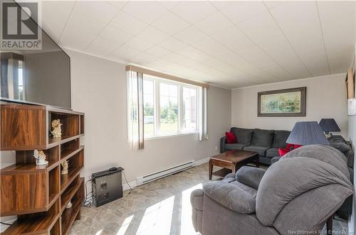 1093 Route 133, Grand-Barachois, NB - Indoor Photo Showing Living Room