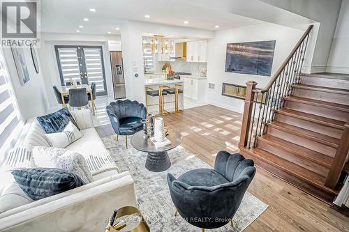 10 Tozer Crescent, Ajax, ON - Indoor Photo Showing Living Room