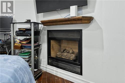 33 3 Avenue, Cambridge, ON - Indoor With Fireplace