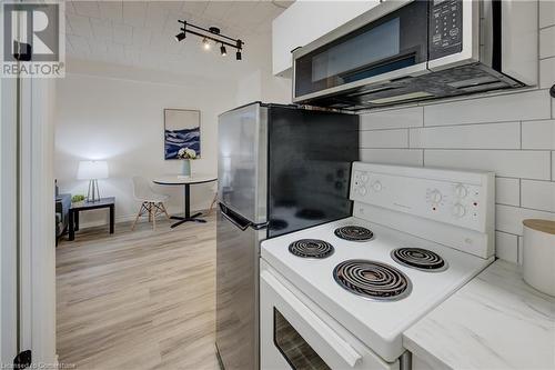 29 West Avenue Unit# 103, Kitchener, ON - Indoor Photo Showing Kitchen