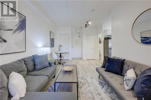 29 West Avenue Unit# 103, Kitchener, ON - Indoor Photo Showing Living Room