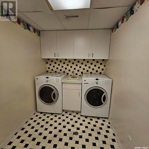 761 3Rd Street W, Unity, SK - Indoor Photo Showing Laundry Room