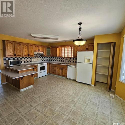 761 3Rd Street W, Unity, SK - Indoor Photo Showing Kitchen