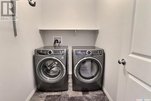 640 8Th Street Nw, Prince Albert, SK - Indoor Photo Showing Laundry Room