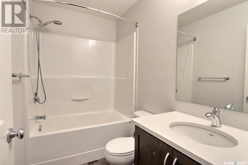 640 8Th Street Nw, Prince Albert, SK - Indoor Photo Showing Bathroom