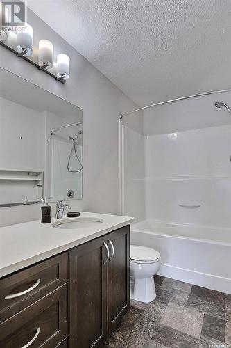 640 8Th Street Nw, Prince Albert, SK - Indoor Photo Showing Bathroom