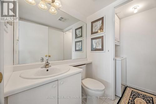 1008 - 2267 Lake Shore Boulevard W, Toronto, ON - Indoor Photo Showing Bathroom