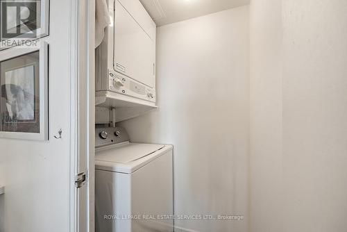 1008 - 2267 Lake Shore Boulevard W, Toronto, ON - Indoor Photo Showing Laundry Room