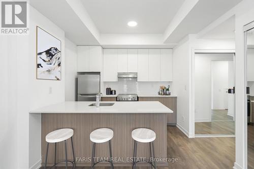 102 - 90 Canon Jackson Drive, Toronto, ON - Indoor Photo Showing Kitchen With Upgraded Kitchen