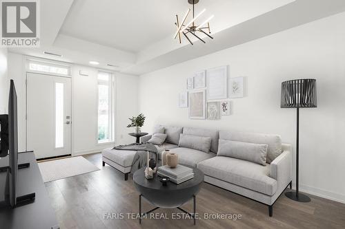 102 - 90 Canon Jackson Drive, Toronto, ON - Indoor Photo Showing Living Room