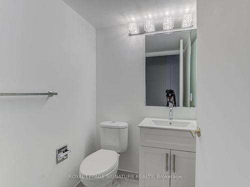 1201-1101 Steeles Ave W, Toronto, ON - Indoor Photo Showing Bathroom