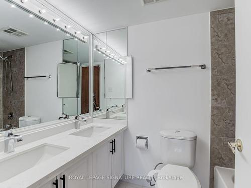 1201-1101 Steeles Ave W, Toronto, ON - Indoor Photo Showing Bathroom