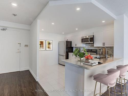 1201-1101 Steeles Ave W, Toronto, ON - Indoor Photo Showing Kitchen