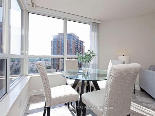 814-10 Northtown Way, Toronto, ON - Indoor Photo Showing Dining Room