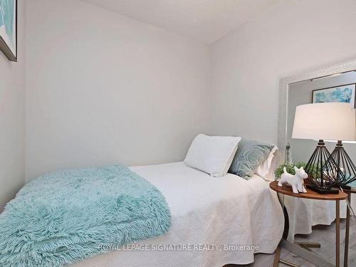 814-10 Northtown Way, Toronto, ON - Indoor Photo Showing Bedroom