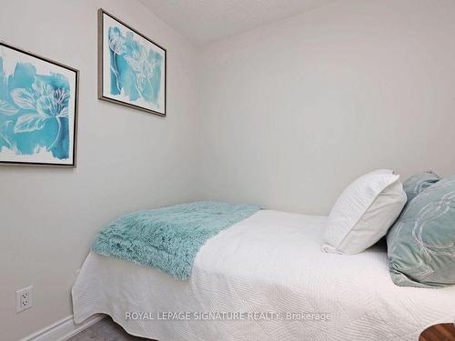 814-10 Northtown Way, Toronto, ON - Indoor Photo Showing Bedroom