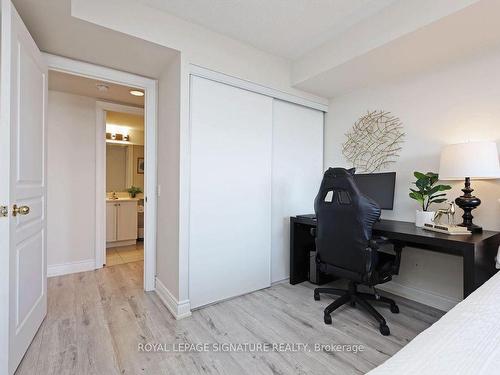 814-10 Northtown Way, Toronto, ON - Indoor Photo Showing Office