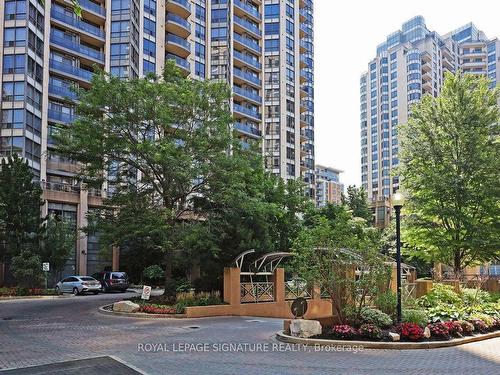 814-10 Northtown Way, Toronto, ON - Outdoor With Facade