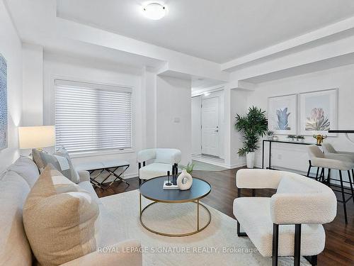 104-17 Coneflower Cres, Toronto, ON - Indoor Photo Showing Living Room