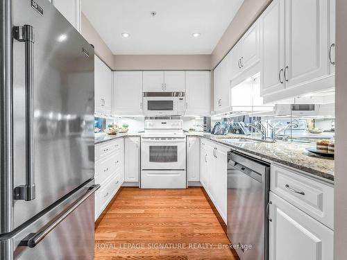 702-12 Rean Dr, Toronto, ON - Indoor Photo Showing Kitchen