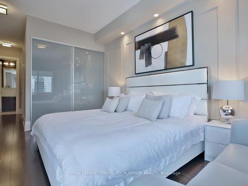 4802-300 Front St W, Toronto, ON - Indoor Photo Showing Bedroom