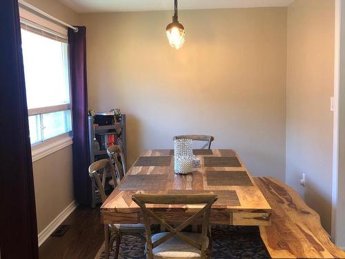 7381 Marieclaude Ave, Niagara Falls, ON - Indoor Photo Showing Dining Room