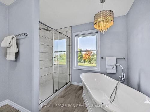 713094 1St Line, Mono, ON - Indoor Photo Showing Bathroom