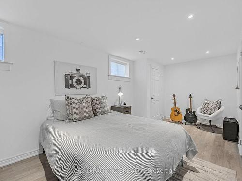 713094 1St Line, Mono, ON - Indoor Photo Showing Bedroom