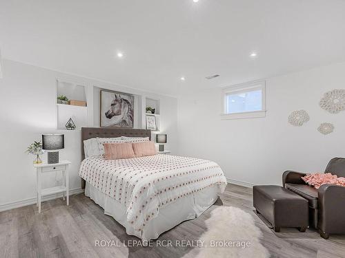 713094 1St Line, Mono, ON - Indoor Photo Showing Bedroom