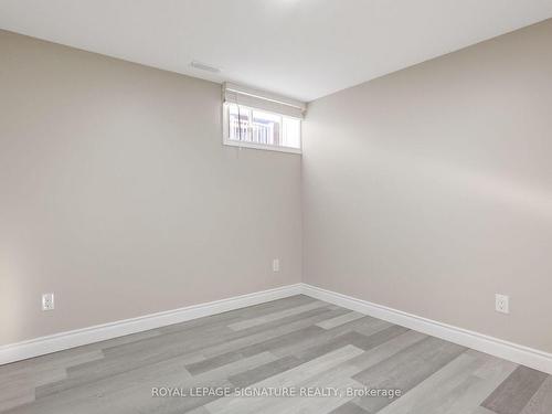 Lower-1506 Queens Blvd, Kitchener, ON - Indoor Photo Showing Other Room