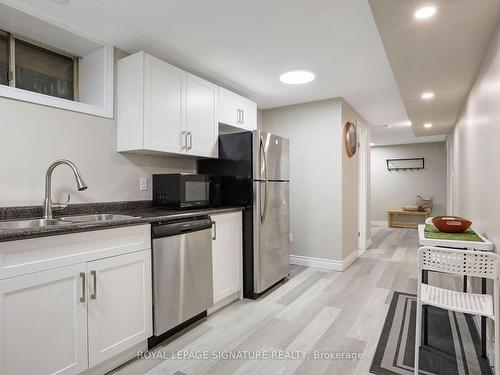 Lower-1506 Queens Blvd, Kitchener, ON - Indoor Photo Showing Kitchen With Stainless Steel Kitchen