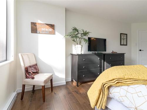 204-225 Belleville St, Victoria, BC - Indoor Photo Showing Bedroom