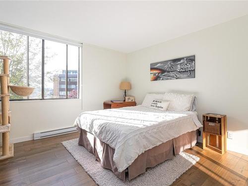 204-225 Belleville St, Victoria, BC - Indoor Photo Showing Bedroom