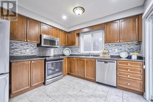 68 Sugarhill Drive, Brampton, ON - Indoor Photo Showing Kitchen