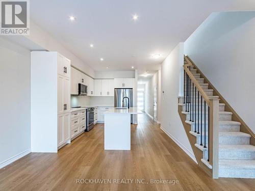 23 Sentinel Lane, Hamilton, ON - Indoor Photo Showing Kitchen