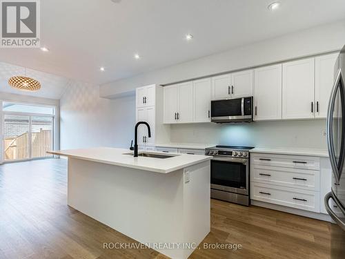 23 Sentinel Lane, Hamilton, ON - Indoor Photo Showing Kitchen